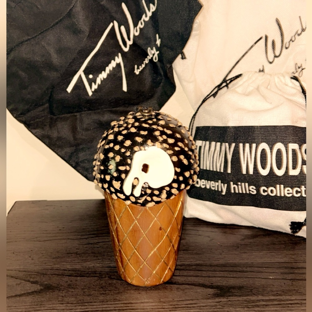 TIMMY WOODS CLASSIC
DRUMSTICK ICE CREAM CONE
PURSE CLUTCH PEANUT
SPRINKLES